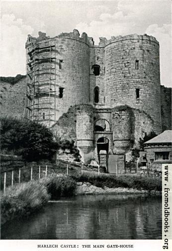 [Picture: Harlech Castle: the Main-Gate House]